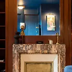 Suites Mana- Studio Art Deco Avec Terrasse - Place Ducale- Parking Inclus Apartment *