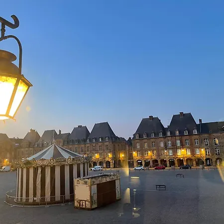 Suites Mana- Studio Art Deco Avec Terrasse - Place Ducale- Parking Inclus * Charleville-Mezieres